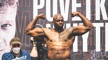 Dillian Whyte And Tyson Fury Sign Contracts For Next April Duel