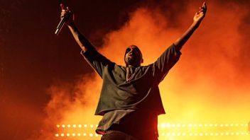 Ribuan Orang Menandatangani Petisi Tolak Kanye West Tampil dalam Festival Rap Terbesar di Slovakia
