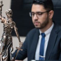 Memahami Tugas dan Wewenang Advokat Menurut Undang-undang