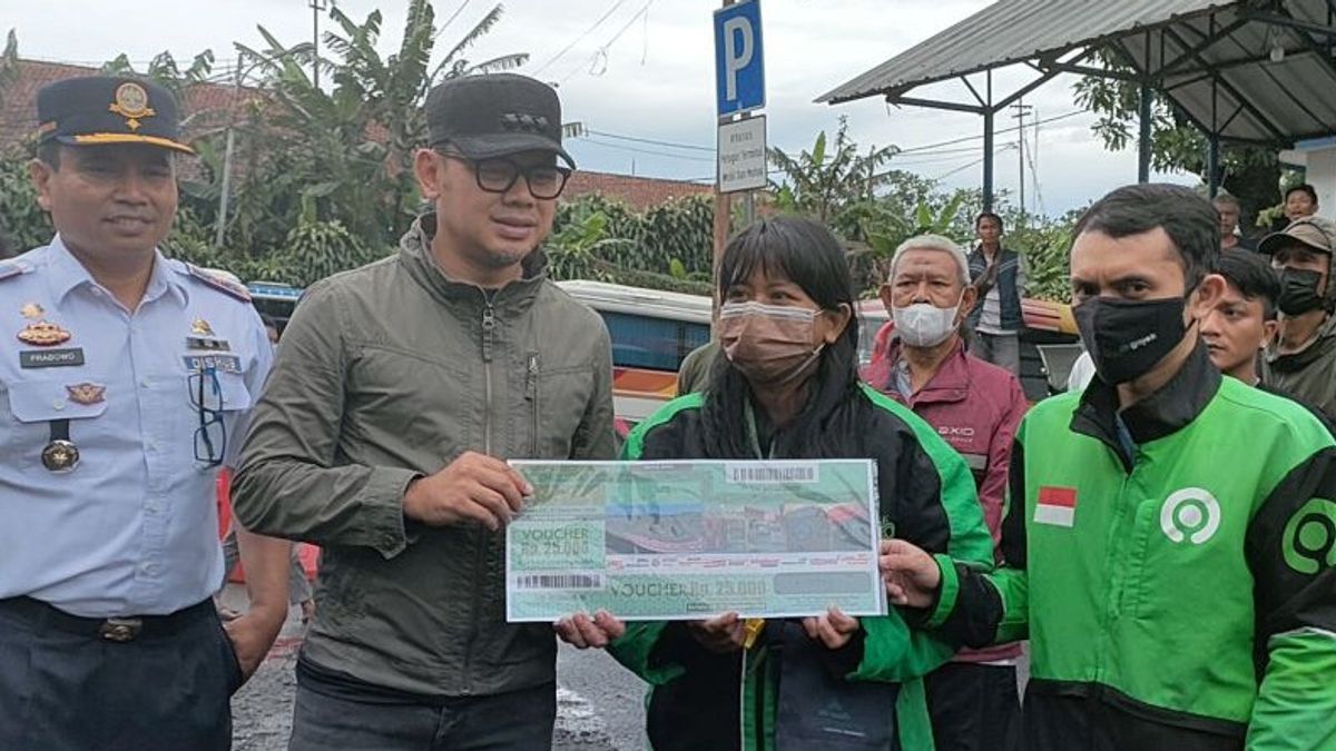 不仅在他的城市Jokowi的女婿Bobby Nasution，Kang Bima Arya补贴吴哥燃料券