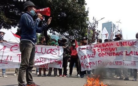 Halaman UU Cipta Kerja Terus Berubah, Pakar Hukum: Tak Boleh Ada Pengurangan dan Penambahan