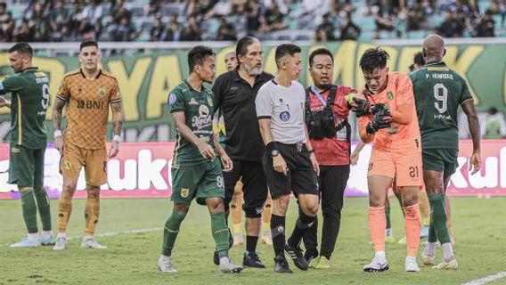 L’entraîneur Persebaya révèle l’état d’Ernando Ari après une blessure au match contrar Bhayangkara FC