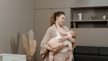 如何快速排出母乳，母乳喂养的母亲可以独立完成