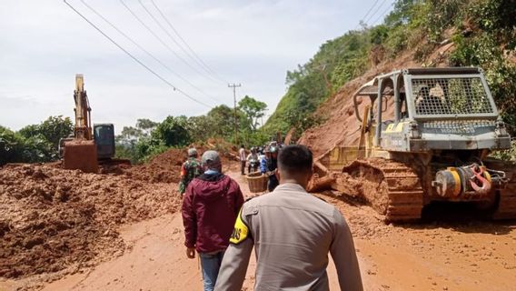 Jalan Kerinci-Bangko Jambi山体滑坡修复,BPJN: Lereng土地的流动仍然存在