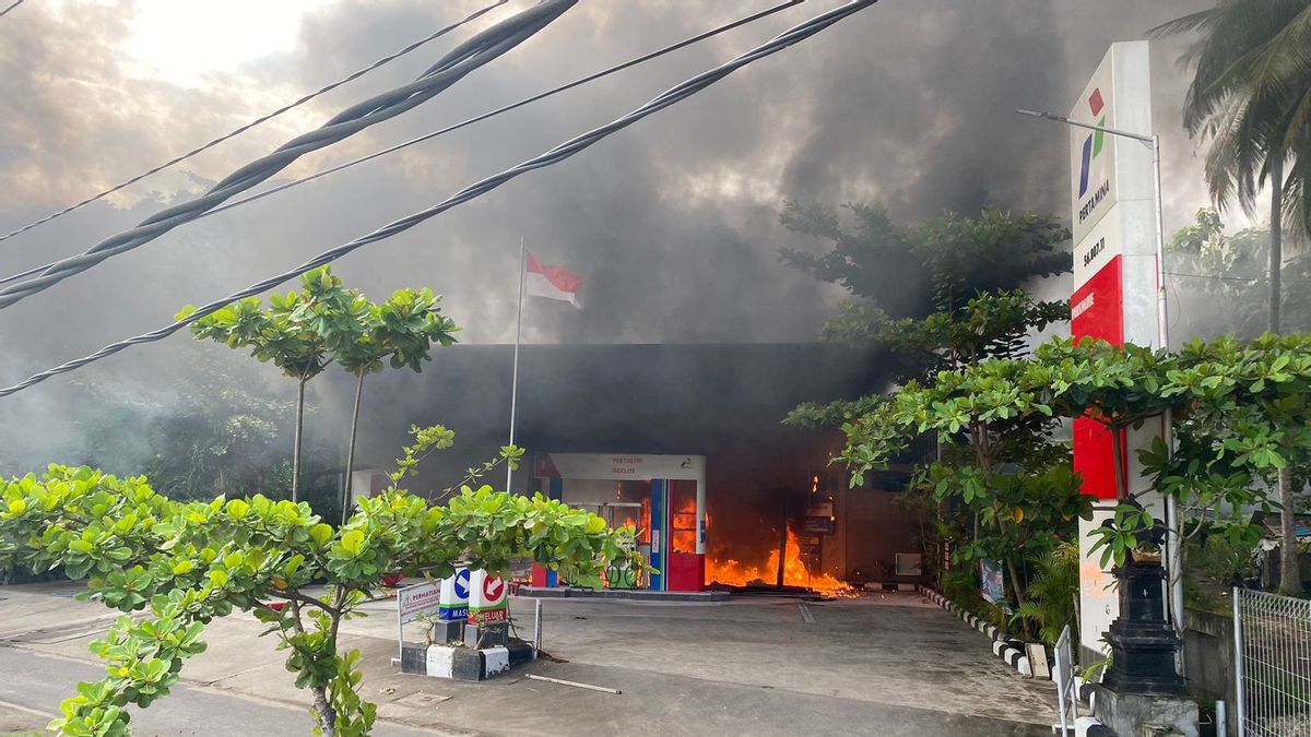 Gas Station In Nusa Penida Bali Burns, Fire Spreads From Motorcycle Transporting Pertalite Container