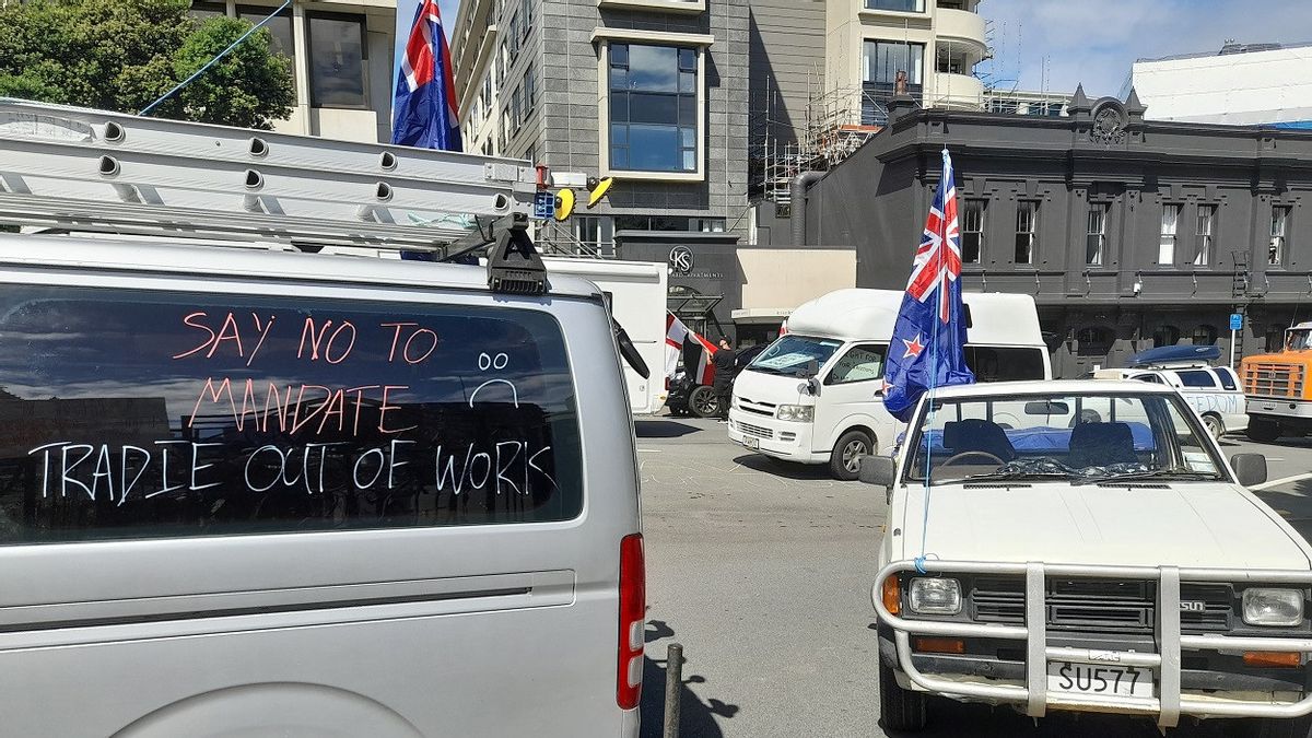 特朗普和加拿大在反疫苗抗议活动中旗帜，新西兰总理阿德恩：感觉像进口抗议活动