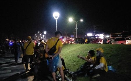 Gara-gara Bus Terjebak Macet, Ratusan Penonton MotoGP Mandalika Jalan Kaki Sampai ke Area Parkir