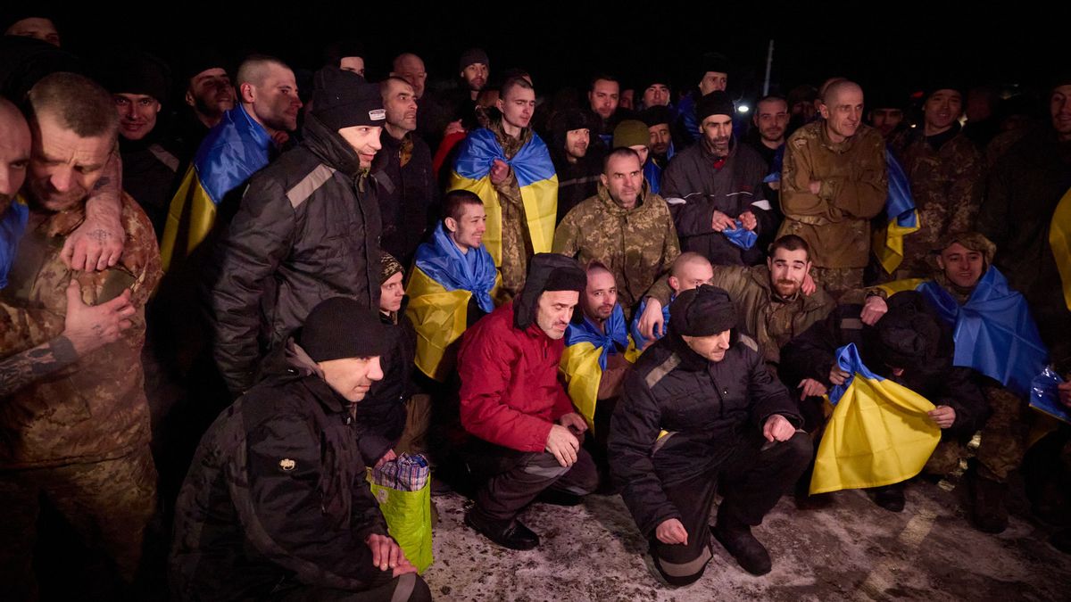 ロシアとウクライナ、数百人の捕虜交換、ゼレンスキー大統領「すべて返還しなければならない」