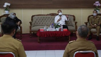 Maire Eri Cahyadi à Lurah-Camat: Let Jenengan Happy Surabaya Residents