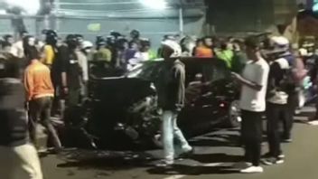 Reckless Black Honda Brio In Palmerah, Police Call Driver Panic After Crashing Motorcycle Rider