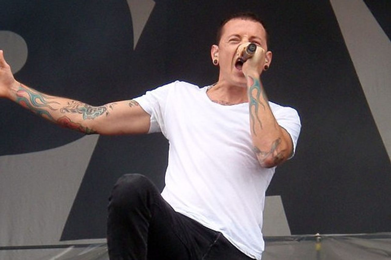 Chester Bennington shown in video just hours before death | Daily Mail  Online