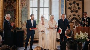 音楽に影響を与え、ABBAはスウェーデン王国から名誉学位を獲得しました