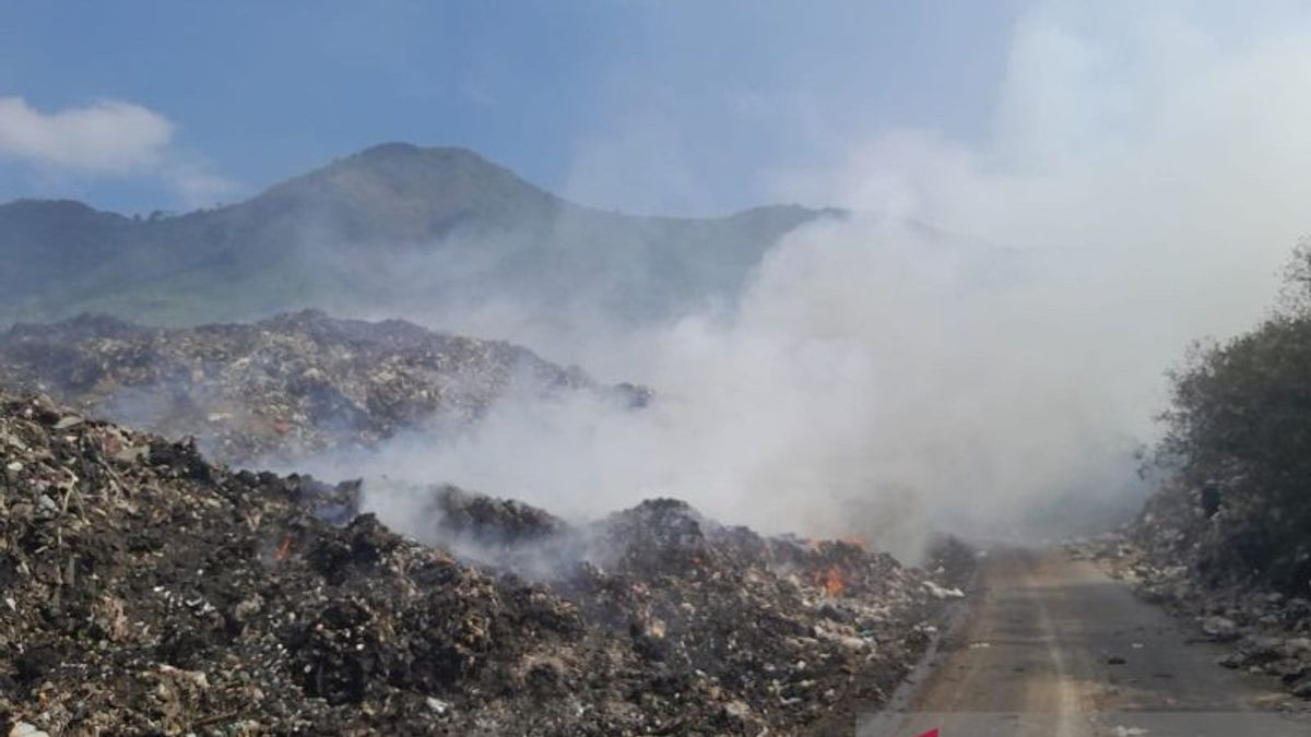 Garut Police Investigate Cause Of Fire At Pasir Bajing TPA