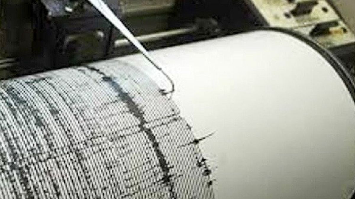   カランガセムバリ地震マグニチュード3.6、74余震を記録