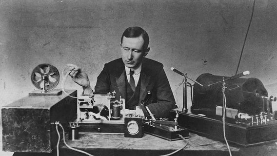 When Marconi Successfully Performs The First Radio Transmission Across The Atlantic Ocean