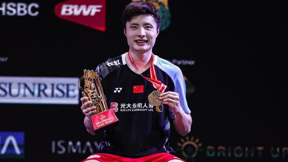 Shi Yuqi vient de vérifier Viktor Axelsen du monde numéro 1