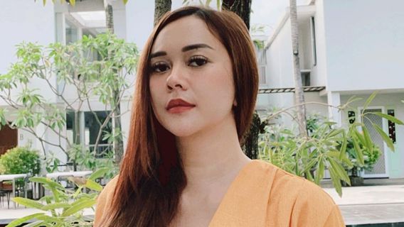 Aura Kasih Cerita Jadi Single Parent