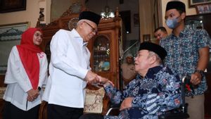 Wapres Ma’ruf Amin Jenguk Tokoh Senior NU KH Malik Madani di Sleman