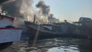 Lima Kapal Nelayan Terbakar di Pelabuhan Muara Baru, Kerugian Rp2,7 Miliar Karena Korsleting Listrik