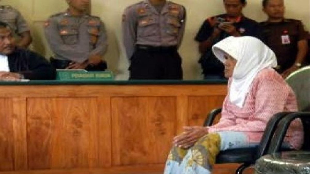 The Case Of Grandma Asyani And Seven Batang Jati: Portrait Of Buram In Indonesian Law