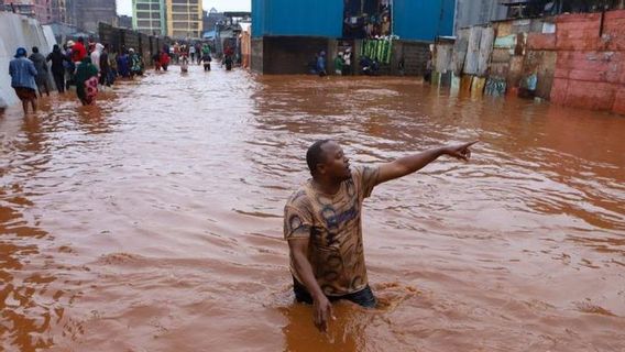 الفيضانات المفاجئة في كينيا أسفرت عن مقتل 169 شخصا واختفاء 91 شخصا