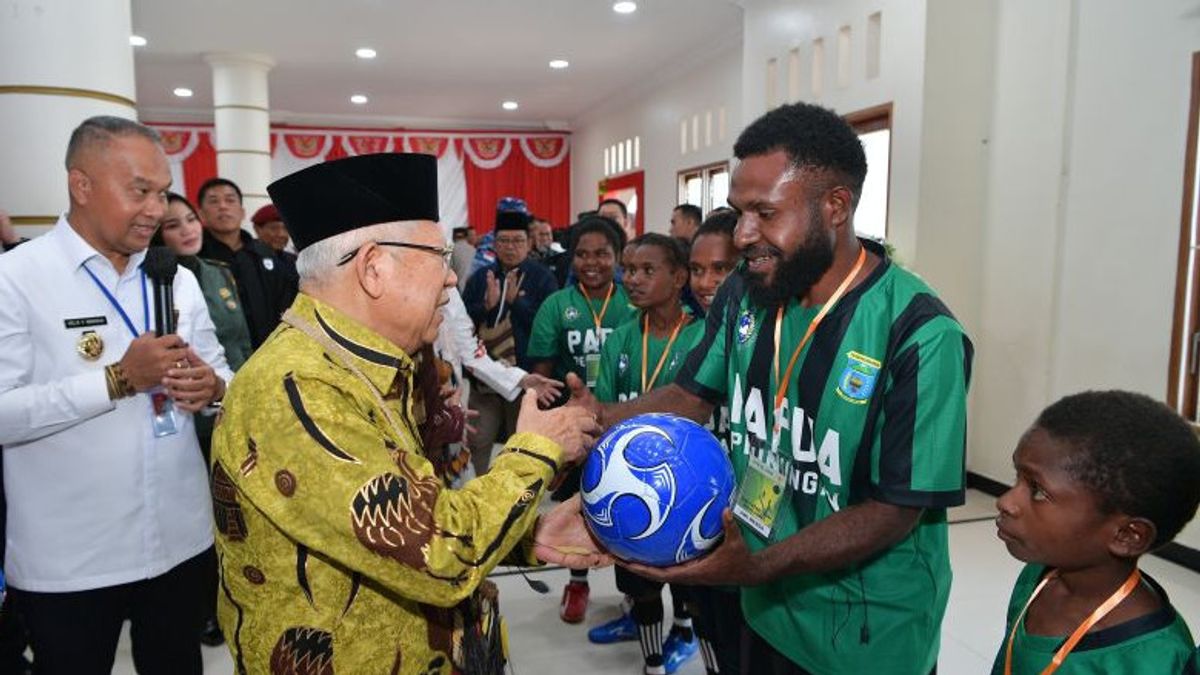 Inauguration Of The Papuan Strategic Program In The Rampung Mountains, Vice President Greet Futsal Players Will Compete At PON XXI