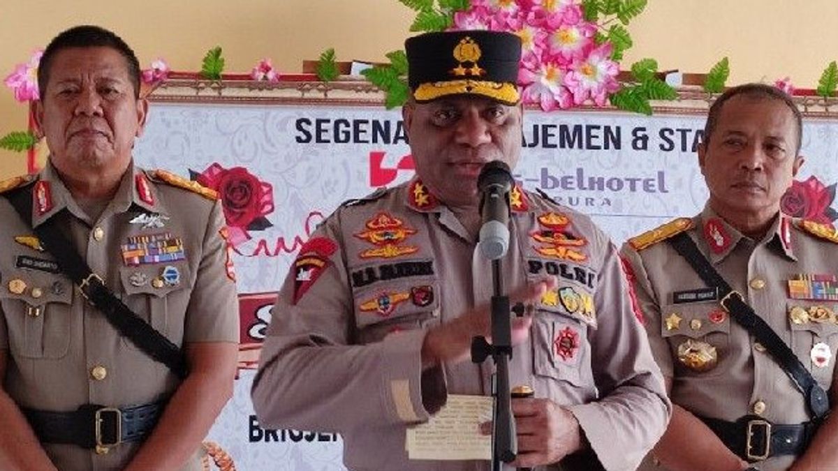 The Papuan Police Are Ready To Pray Eid Sunday, July 10