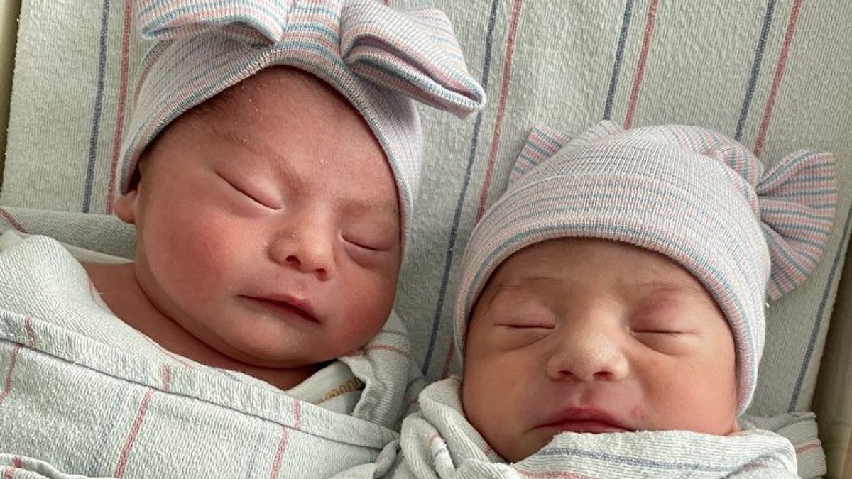 200万人に1人の出生、双子のアイリンとアルフレドは異なる年に生まれた