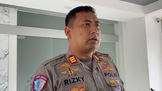 Polisi Pengawal Wisatawan Terobos Kemacetan Puncak Bogor Dibebastugaskan dar Patwal