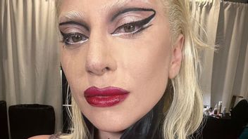 Menangis Pilu karena Konsernya Dihentikan Akibat Cuaca Buruk, Lady Gaga: Aku Menjaga Kalian