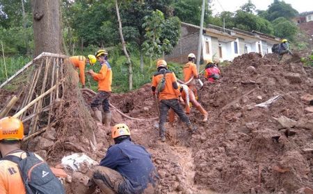 Tim SAR Masih Mencari 24 Orang di Hari Keempat Longsor Sumedang