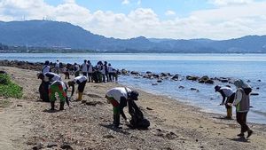 Memprihatinkan! Kondisi Pesisir Pantai di Bandarlampung Dipenuhi Sampah dari Industri dan Rumah Tangga