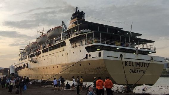 KM Kelimutu Herding In Semarang, Evacuation Of 490 Tourists Joining Bad Weather At Karimunjawa Lancar