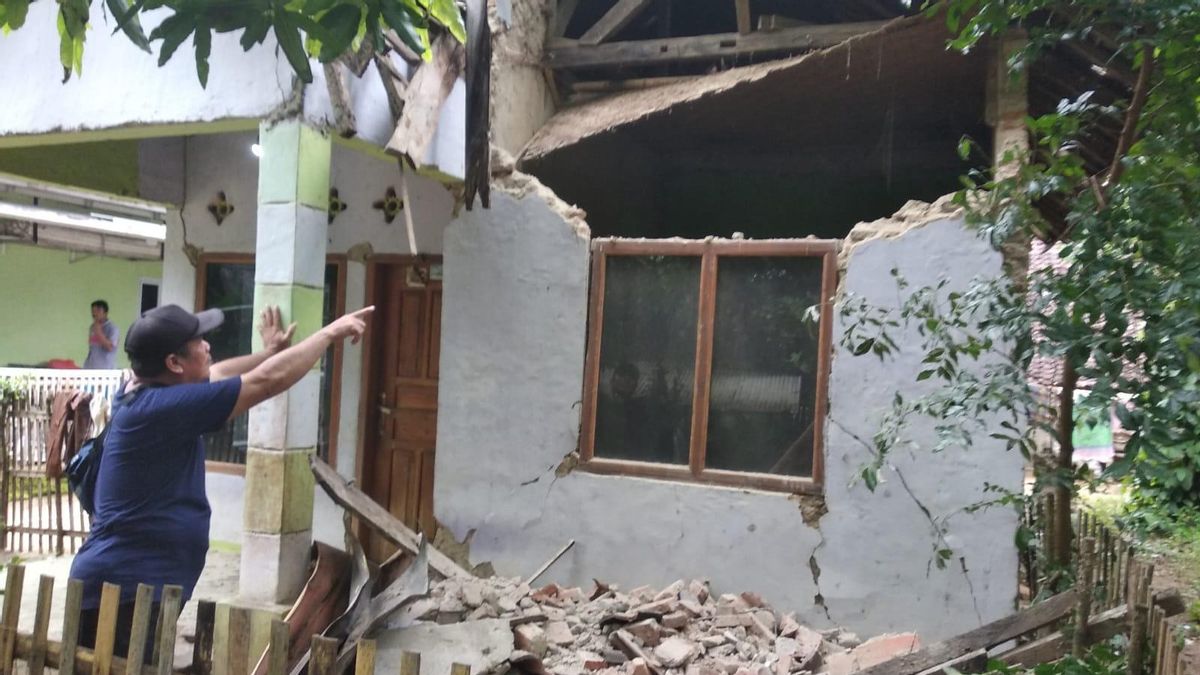 Gempa Banten: Rumah Warga Roboh, Sekolah Ambruk, Satu Orang Tertimpa Bangunan