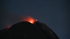 The Explosive Eruption Of Mount Ile Lewotolok Is Still Ongoing