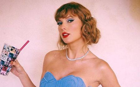 Taylor Swift Rayakan Kemenangan Ebon Moss-Bachrach di Critics Choice Award 2024