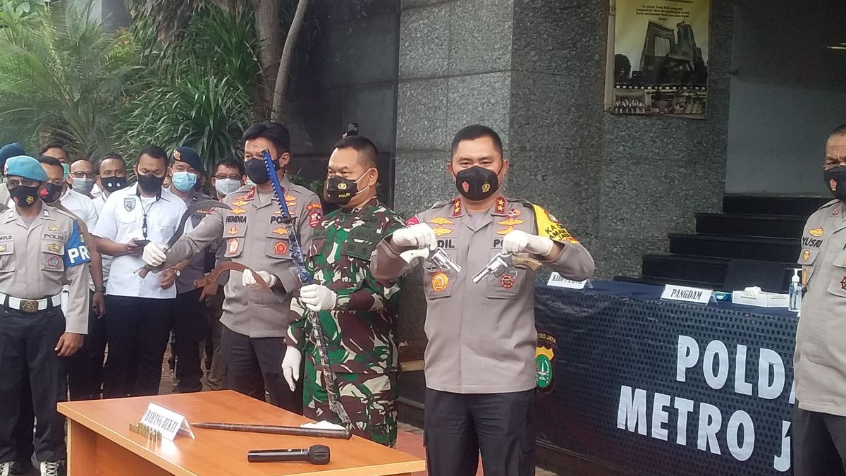 Dibuntuti, Laskar Khusus Rizieq Shihab Menyerang Polisi dengan Pistol Lalu Ditembak Mati