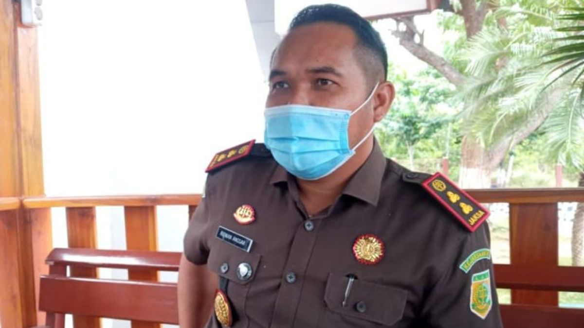 8 أشخاص من بينهم يوليوس لايسكودات للاشتباه في فساد PDAM Kupang ، يلاحقون Oelamasi فتح فرص اسم جديد