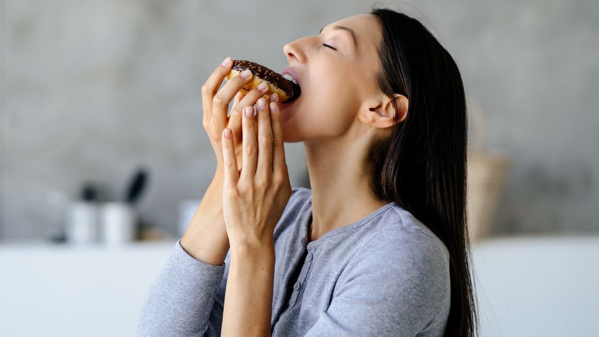 7 Effective Steps To Manage Food Craving, Strong Desire To Consumpt Certain Foods Can Be Pressured!