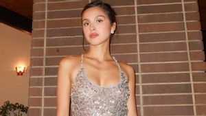 <i>Bling-bling</i>! Potret Olivia Rodrigo Tampil Cantik dan Elegan Hadiri Academy Museum