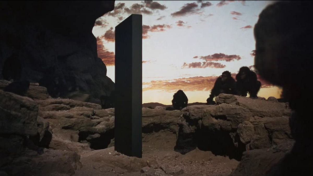 关于神秘巨石的所有事实，类似于2001年：迄今为止，在犹他州发现的太空漫游
