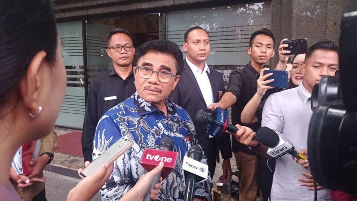    Diperiksa MKMK, Hakim Konstitusi Manahan Sitompul: Biasa-biasa saja, Ndak Terlalu Jelimet