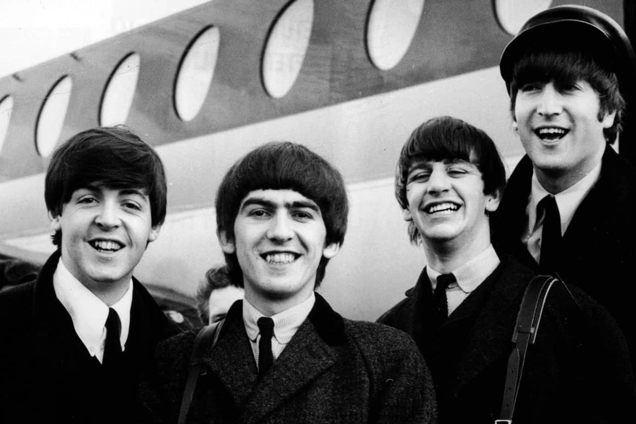 1964年2月7日:ビートルズがイギリスのアメリカ音楽の侵略を開始