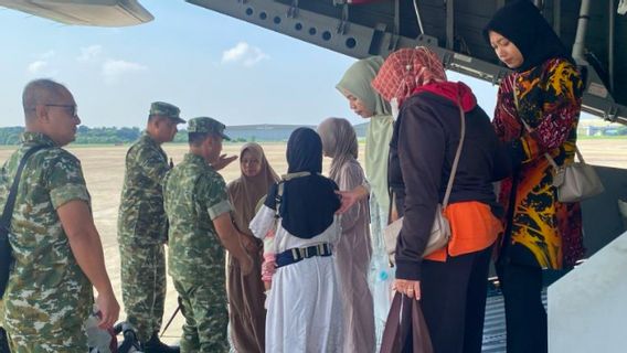 Pangdam Udayana donne une maison à la famille d'un soldat tué au Liban