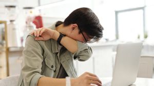 Tips Atasi Radang Tenggorokan yang Mengganggu