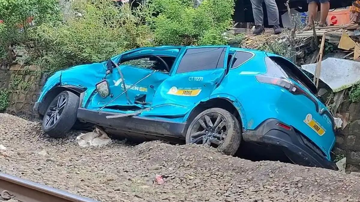 Allegedly the mastermind of the KRL vs Argo Bromo collision in East Bekasi, Green SM Taxi speaks out