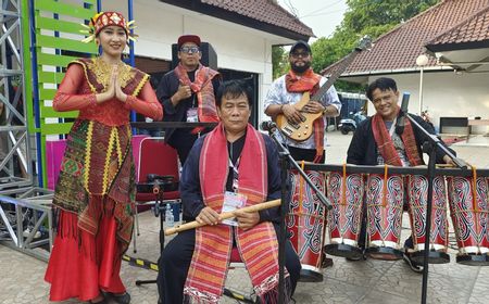 Gondang dan Tortor Menyambut Pengunjung Synchronize Fest 2024