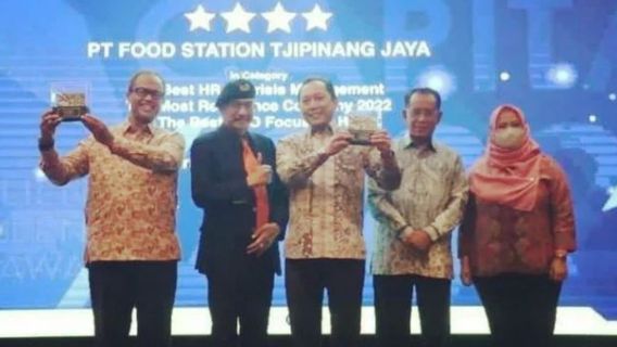 Konsisten Tingkatkan Kapasitas SDM, Food Station Raih Penghargaan Human Capital Awards 2022