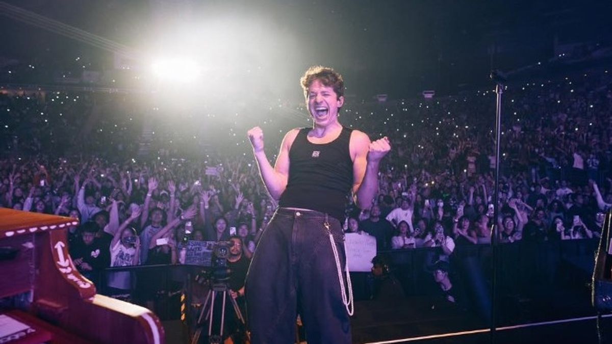 Charlie Puth Ungkap Tekanan Mental Saat Bawakan Lagu Kebangsaan AS di Panggung Super Bowl