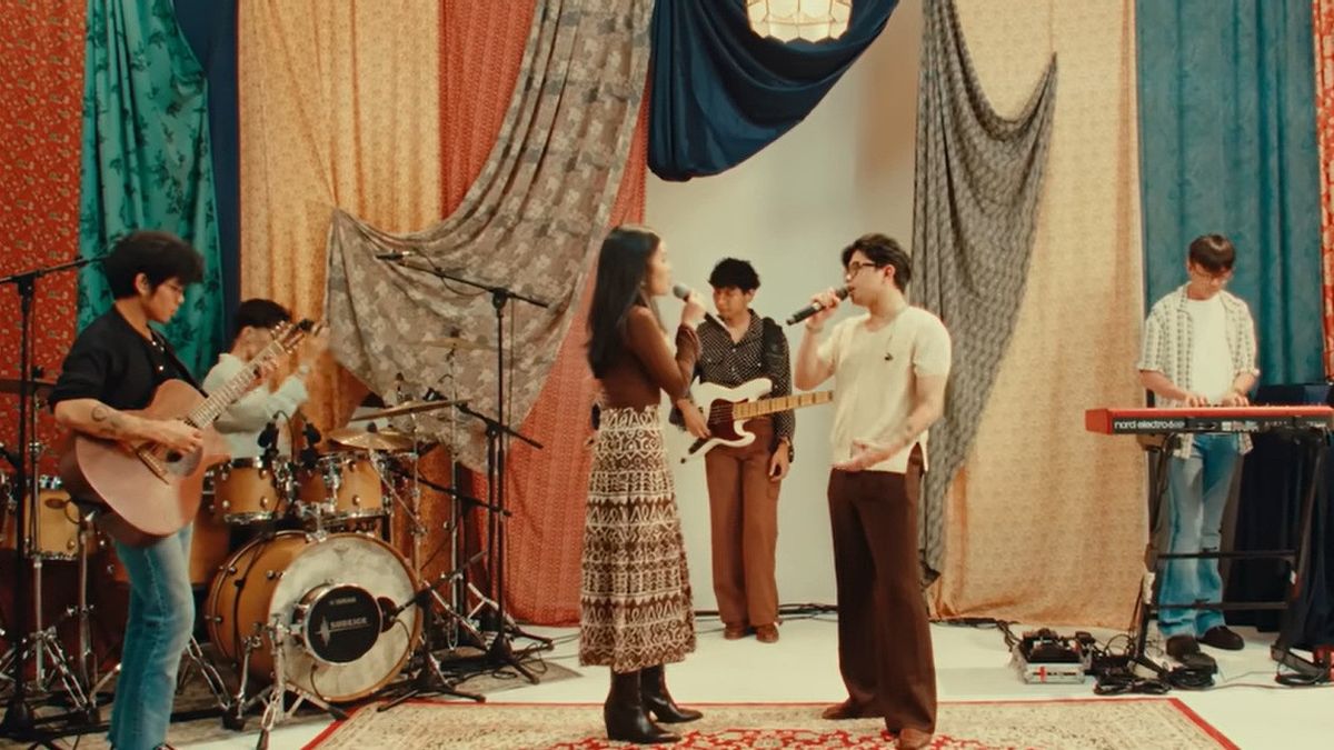 Makin Syahdu, Vanessa Zee Berkolaborasi dengan Juicy Luicy Bawakan <i>Berkaca-kaca</i>